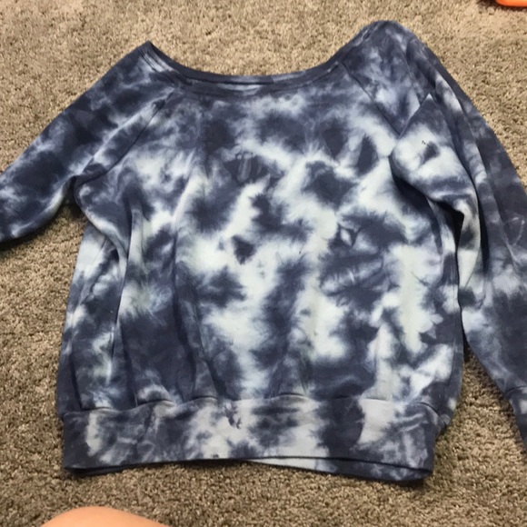 light pull over/sweatshirt - Picture 2 of 3